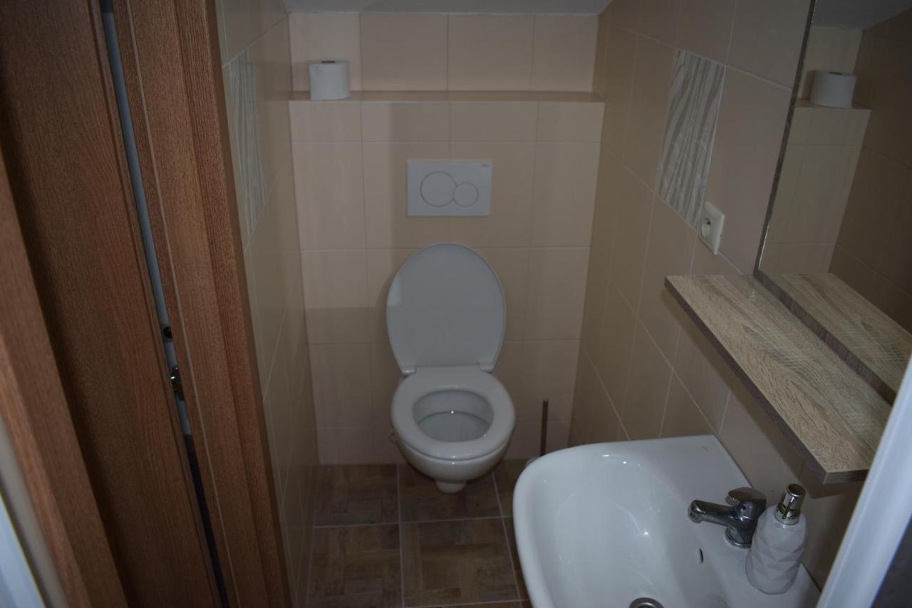 Ms-Ubytovanie Hotell Dolny Kubin Exteriör bild
