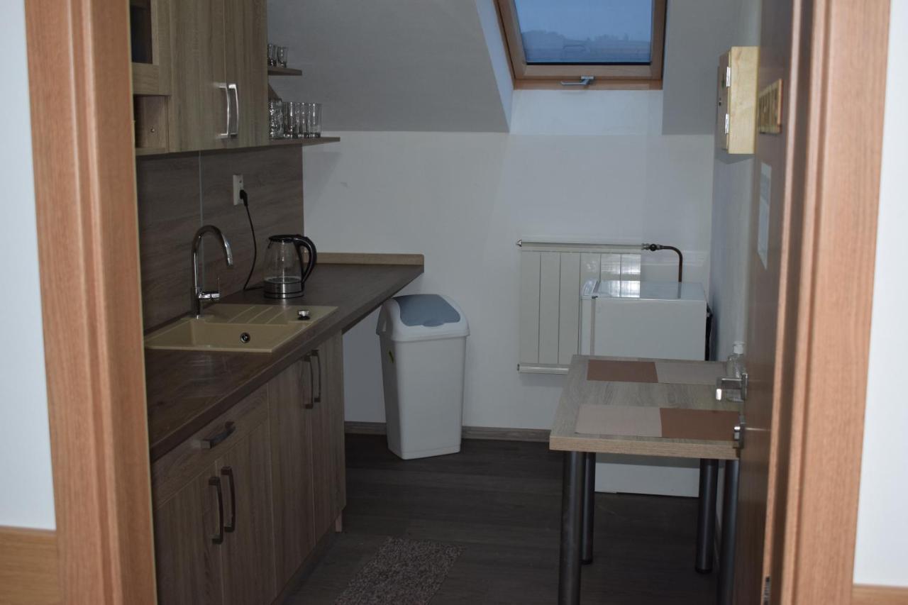 Ms-Ubytovanie Hotell Dolny Kubin Exteriör bild