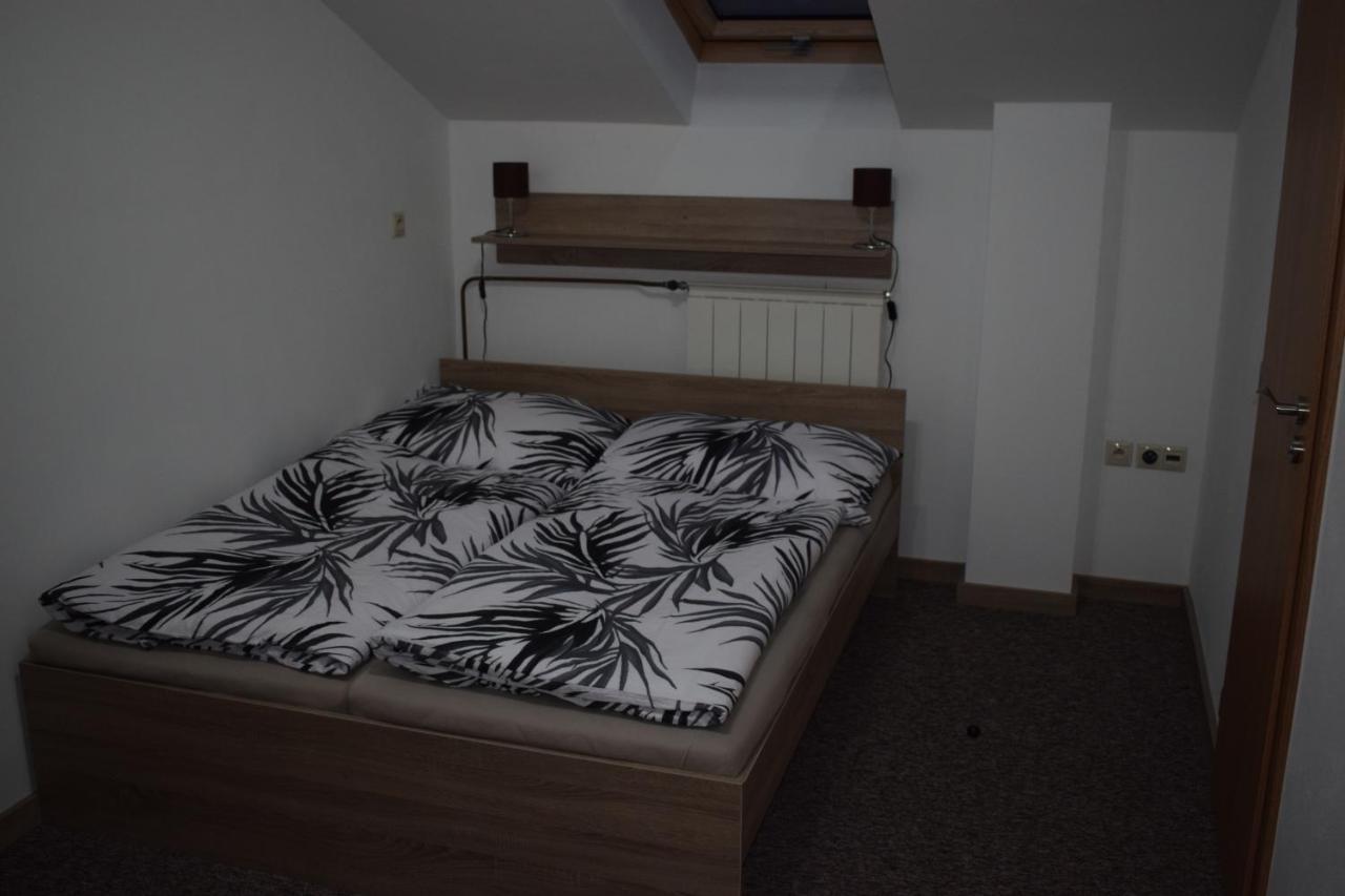 Ms-Ubytovanie Hotell Dolny Kubin Exteriör bild