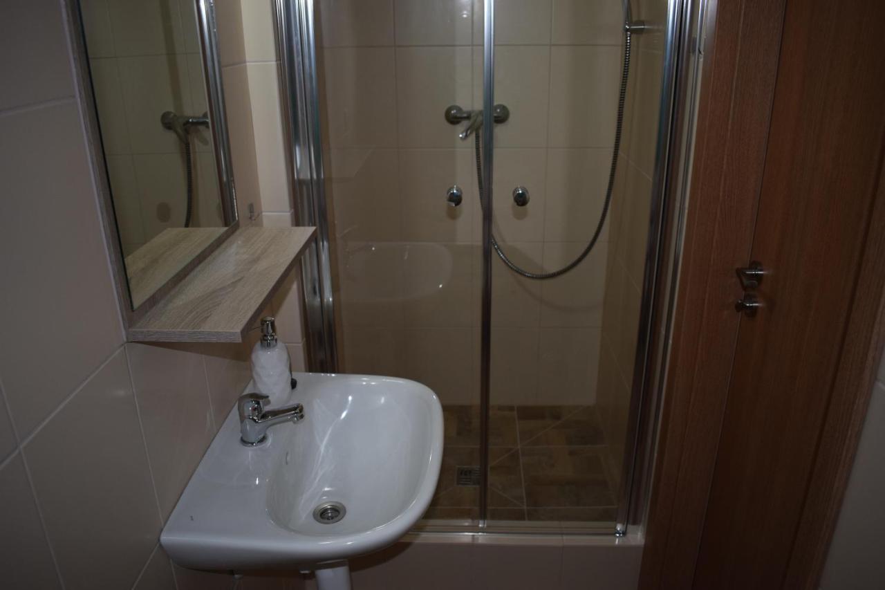 Ms-Ubytovanie Hotell Dolny Kubin Exteriör bild